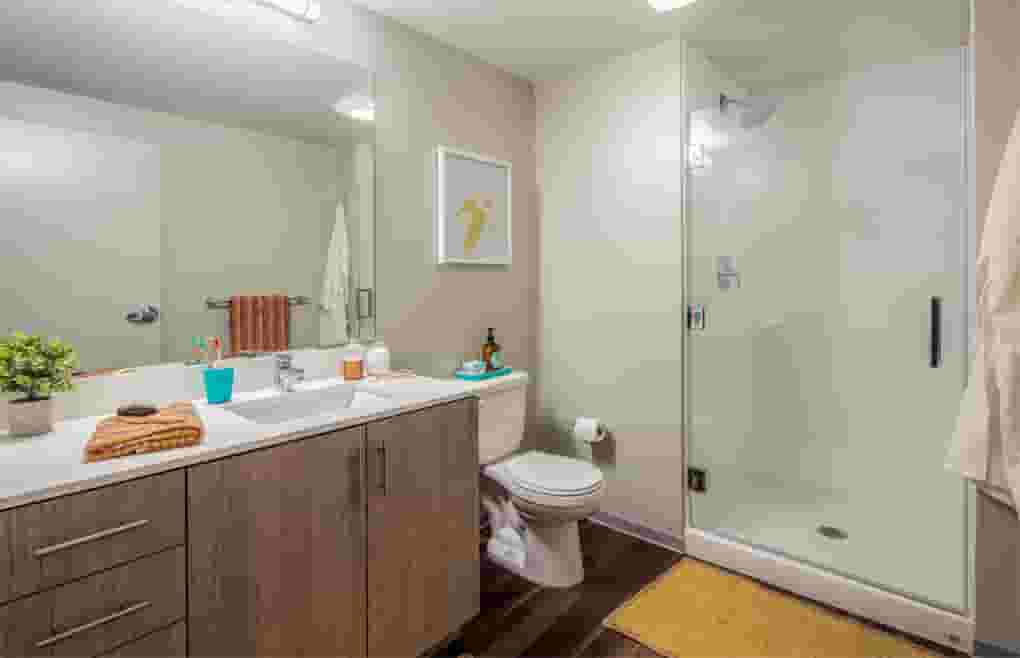 Student apartment bathroom at Rise at Riverfront Crossings